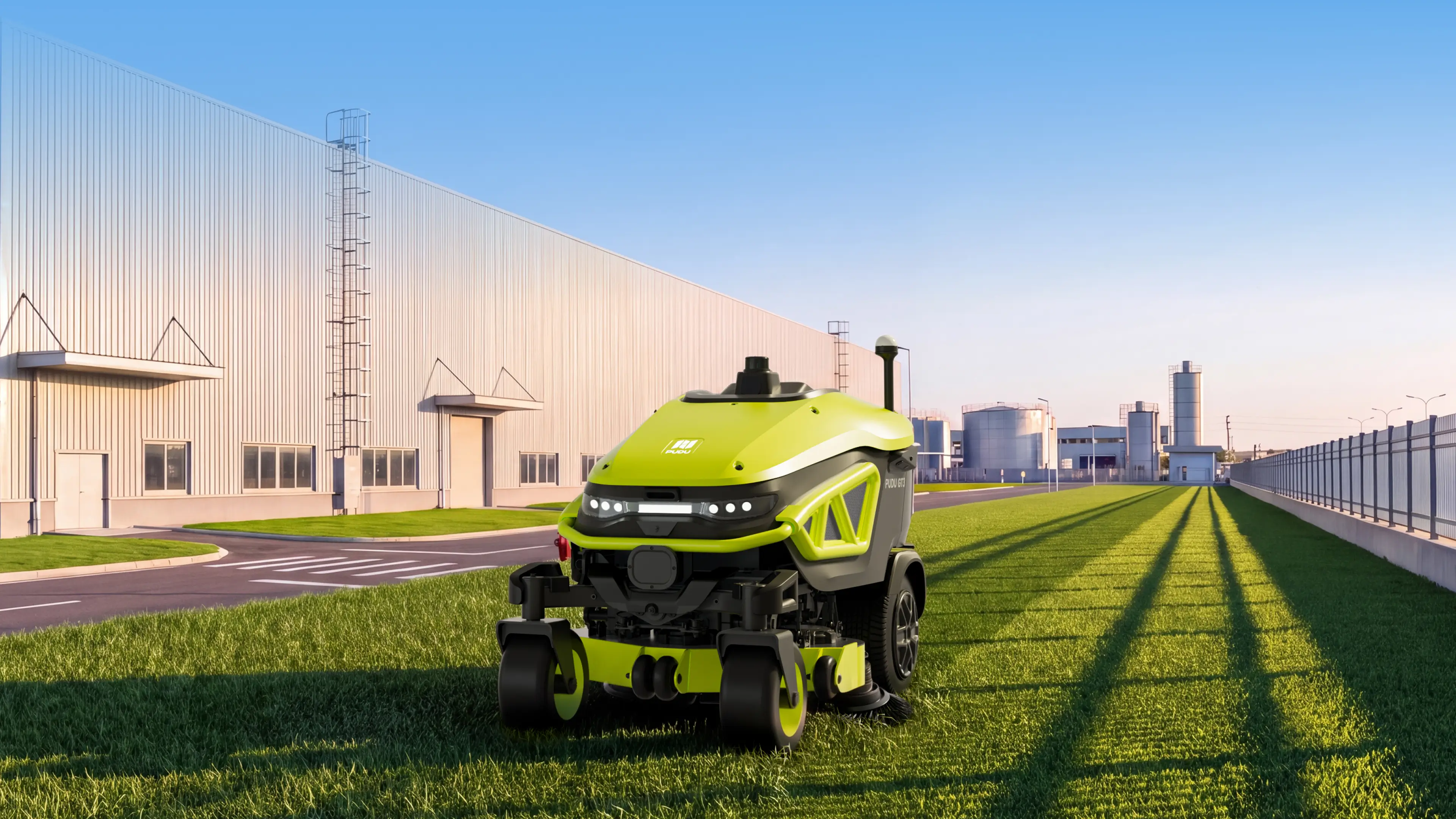 Fabrika yerleşkesinin çim alanında PUDU GT3